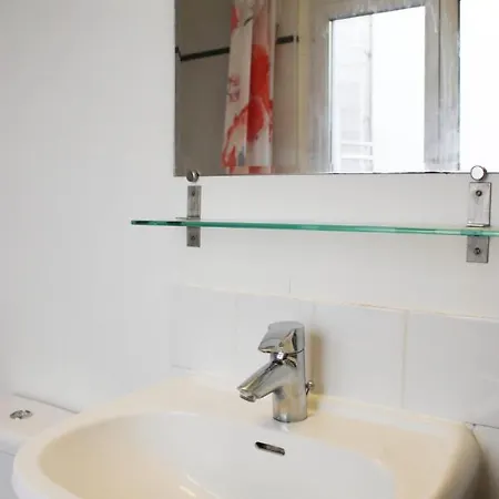 Quiet Nest 9 Minutes From The Louvre Museum Paris